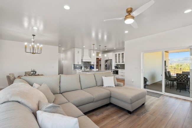 Photo - 1517 Golf Course Ln