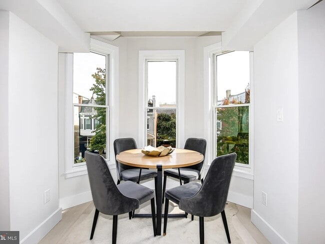 Photo - 2556 University Pl NW Unit 201