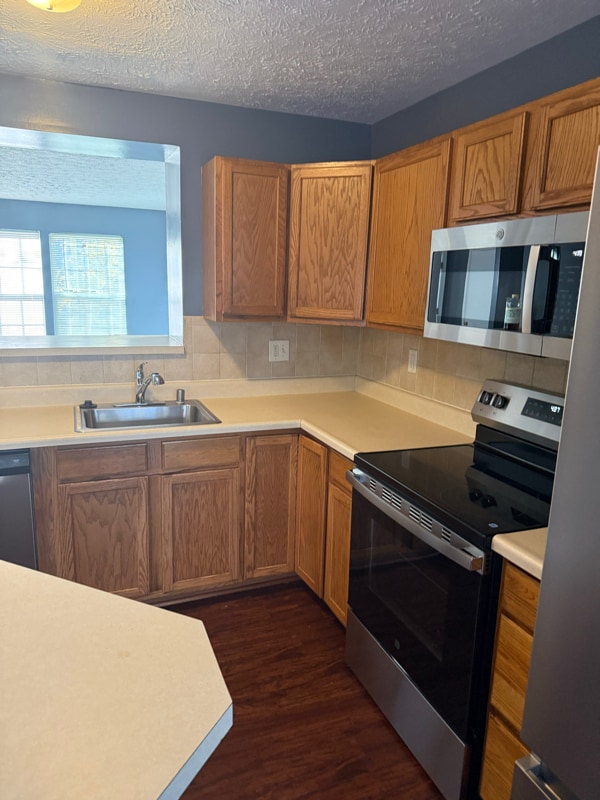 Building Photo - 2035 Amber Way