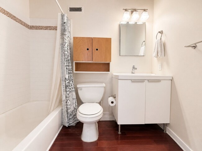 Photo - Bright Bi-Level 1 Bedroom with Finished Basement & Private Backyard in Graduate Hospital