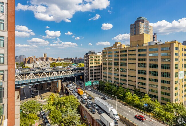 Photo - 98 Front Condominiums