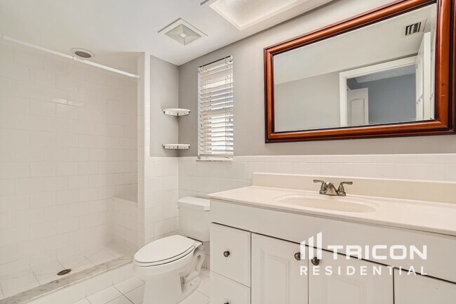 Photo - 2641 Gleneagles Dr