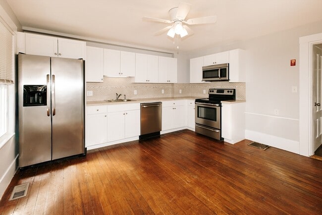 Building Photo - 76 Market St