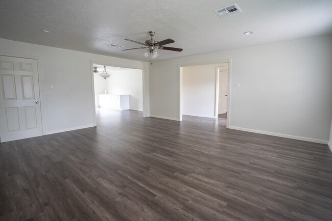 Photo - 3914 Ripplebrook Dr
