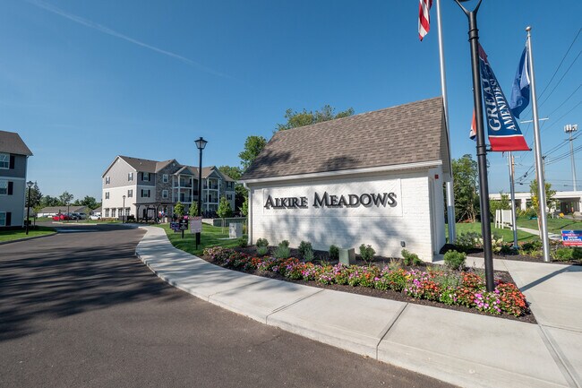 Vista de la acera de AlkireMeadows - Alkire Meadows