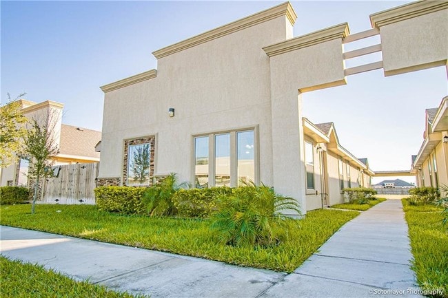 Building Photo - 10 Taxco Ct Unit 1