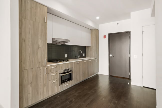 Photo - 481 E Waterside Dr