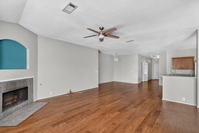 Photo - 1325 Periwinkle Dr