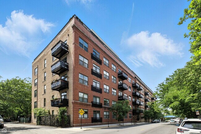 Photo - 1735 W Diversey Pkwy Condo Unit 505