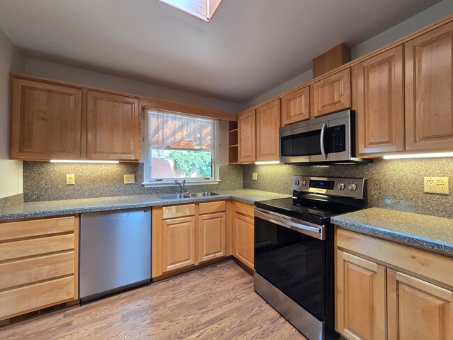 Building Photo - 112 Calle Palomita