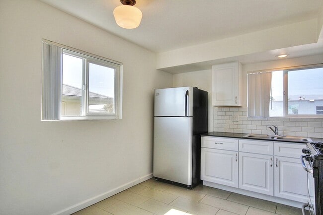 Photo - 6694 Del Playa Dr Unidad B