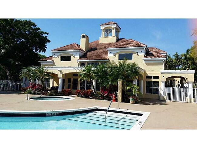 Photo - 2350 NW 33rd St Unit 813