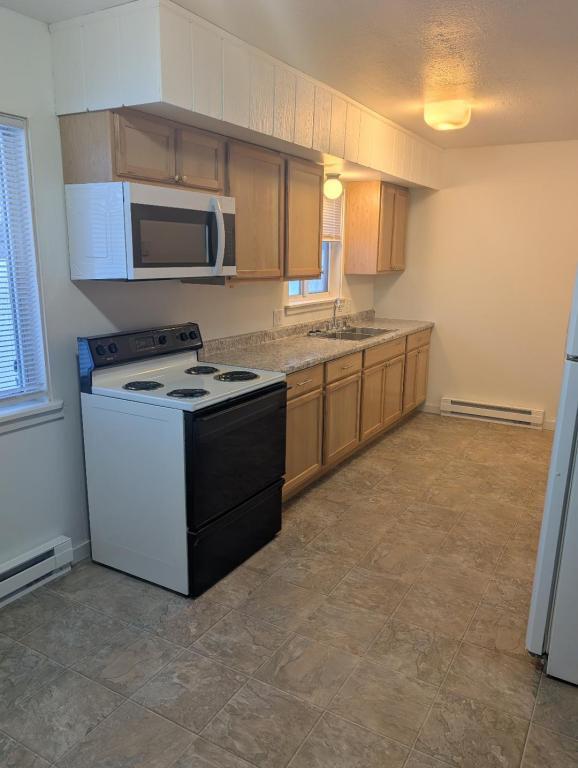 Photo - 145 E Paras Hill Dr