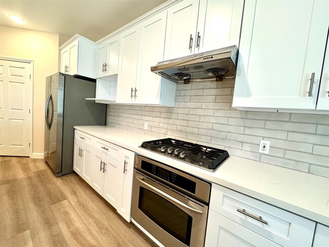 Photo - 1818 Maidenhair Ln