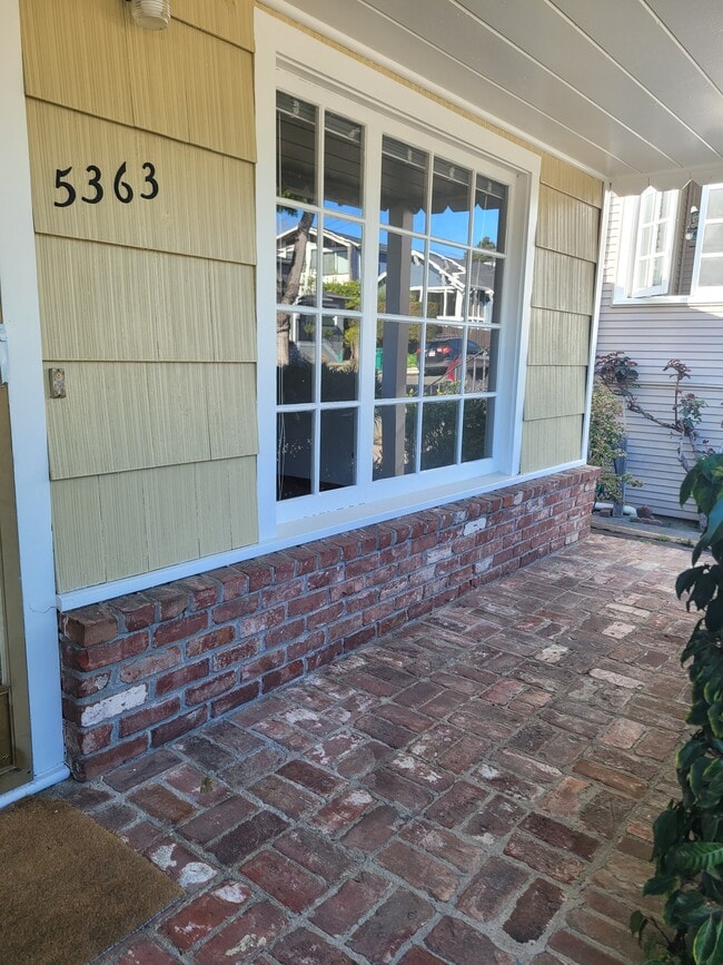 Photo - 5363 James Ave