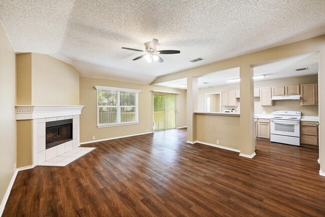 Photo - Charming Comfort on Coats Circle!
