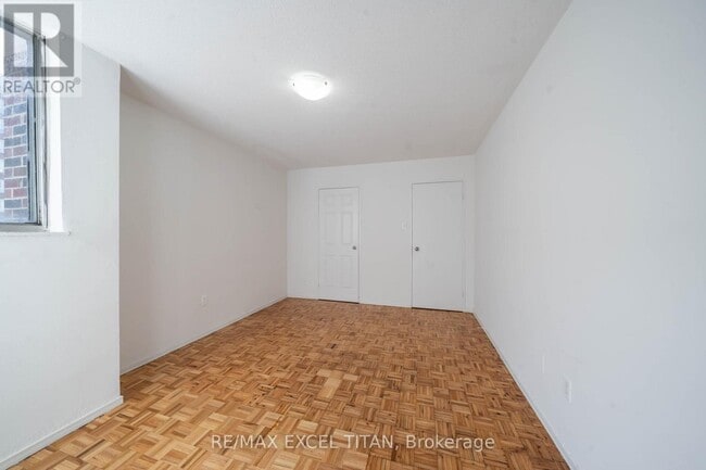 Photo - 5 Glamorgan Ave Unit 914