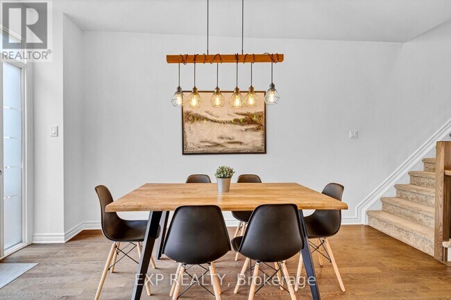 Photo - 49 Salamander Wy