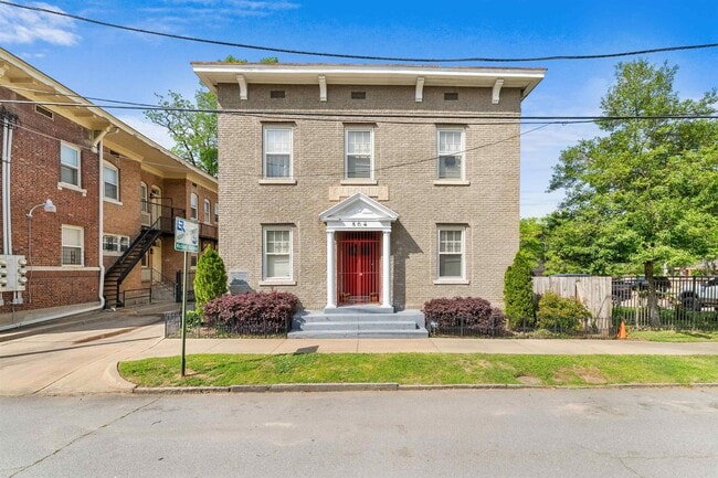 Building Photo - 504 E 6th St Rental