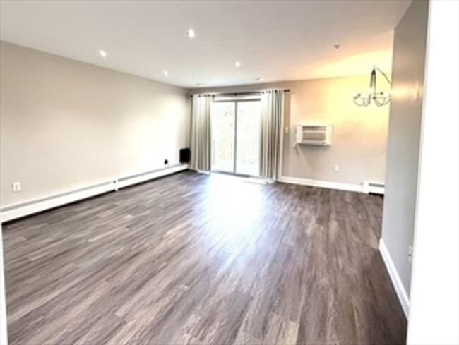 Photo - 2 bedroom in sought after Heritage Green Condo Association