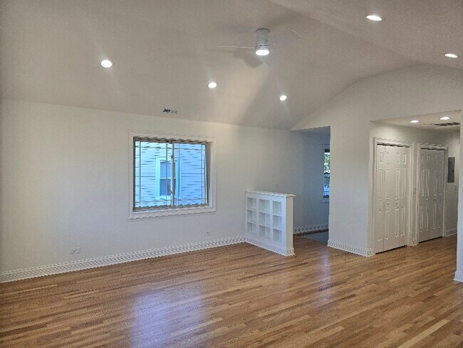 Photo - 4737 W Warwick Ave Unidad 2 floor