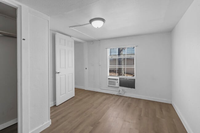 Photo - 10 Frank Cir