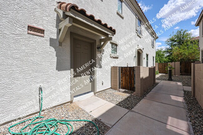 Photo - 7503 S 30th Run