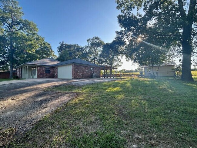 Photo - Lakeside Dream Home: Fully Remodeled 4BD/2BA Near Loop 323