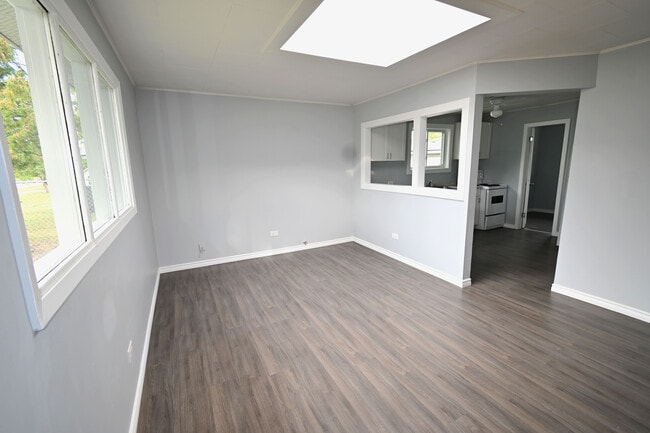 Photo - 1190 Cuddie Crescent Unit 1