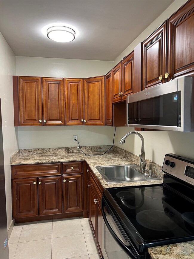 Photo - 431 SE 19th Ave Unit 2