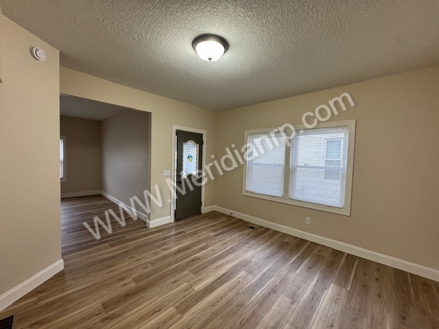 Photo - 739 W 4th St