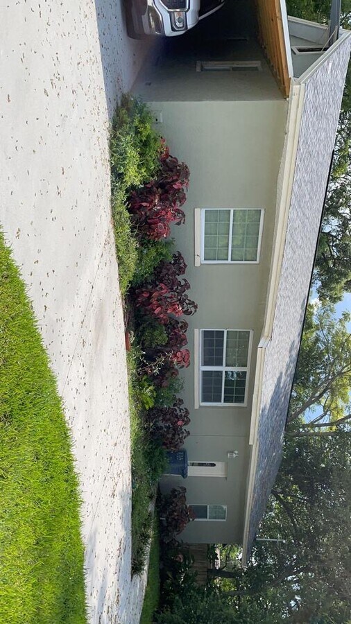 Photo - 324 Seminola Blvd Apartments