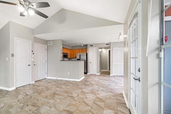 Photo - 1055 Crystal Way