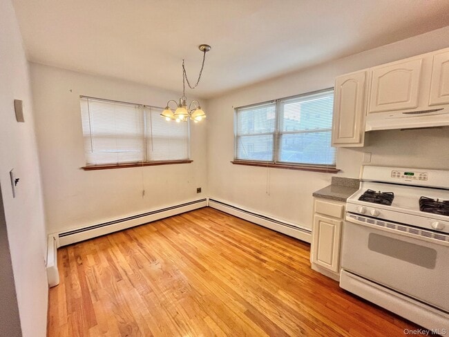 Building Photo - 66 Oak St Unit 1F