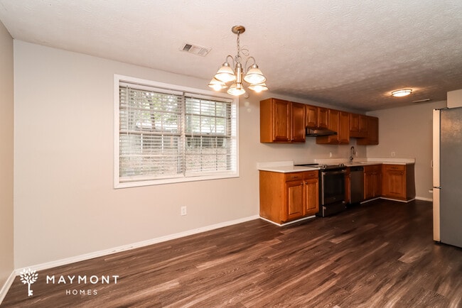 Photo - 3033 Millstone Ct SW