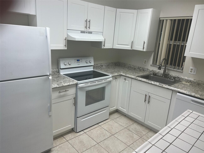 Photo - 6548 SW 41st St