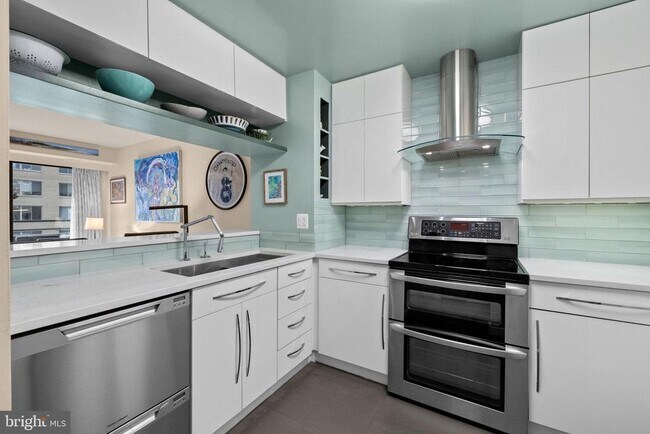 Photo - 1401 17th St NW Unit 705