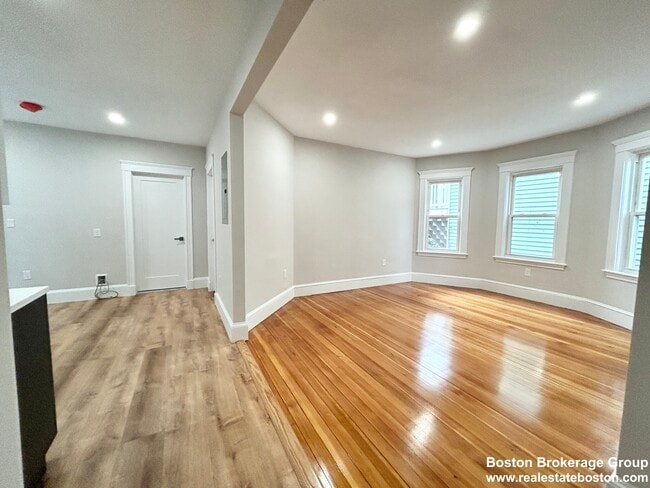 19 Sudan St Unit 2
