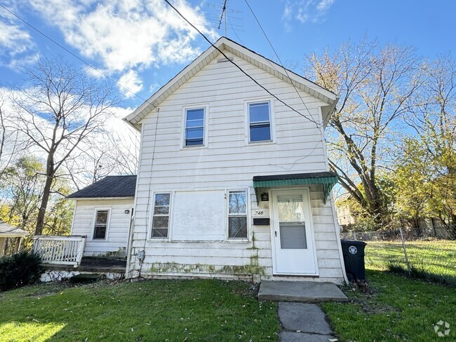 Building Photo - 748 Corley St Rental