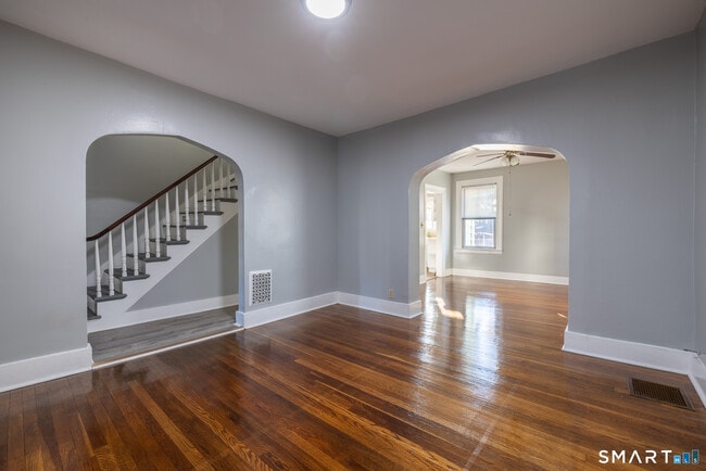 Photo - 216 Howard Ave