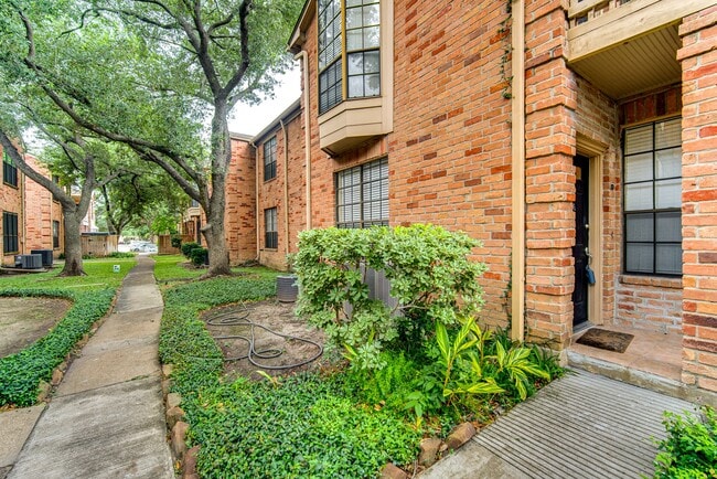Photo - 2255 Braeswood Park Dr Unit 235