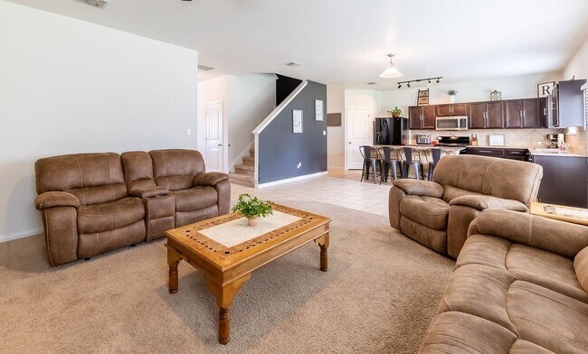 Photo - 290 Northern Flicker St