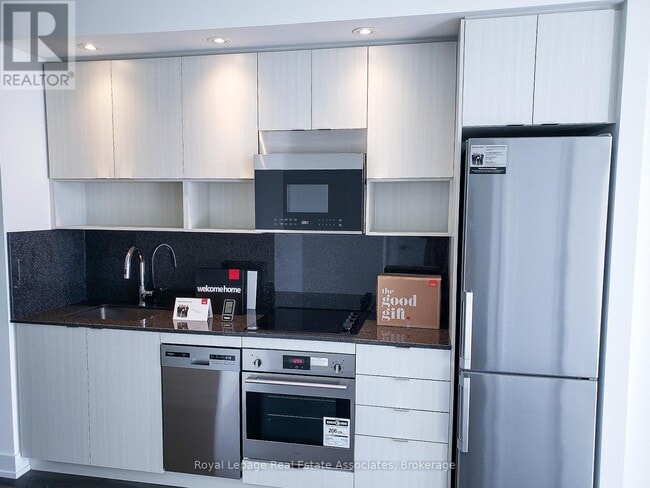 Photo - 9 Mabelle Ave Unité PH15