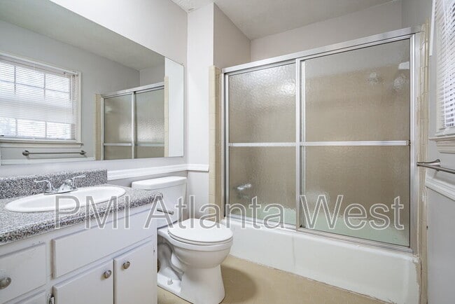 Photo - 2135 Knighton Dr