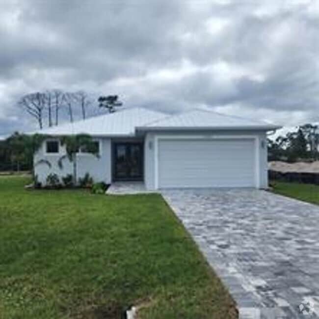 Building Photo - ANNUAL UNFURNISHED RENTAL located in Burnt...