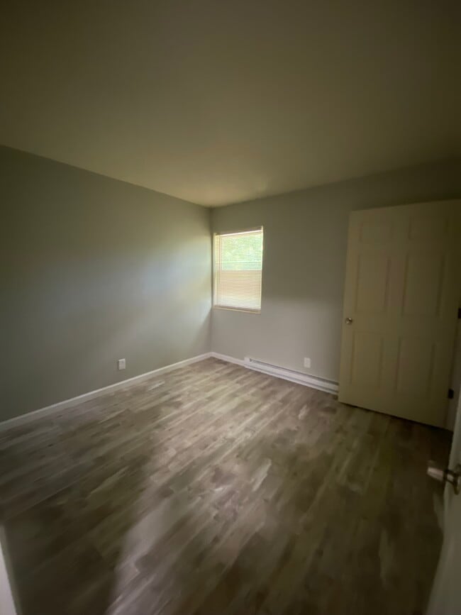 Photo - 307 Forest Ln