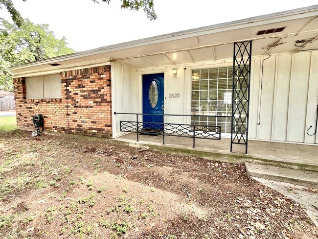 Photo - 2620 Denison St