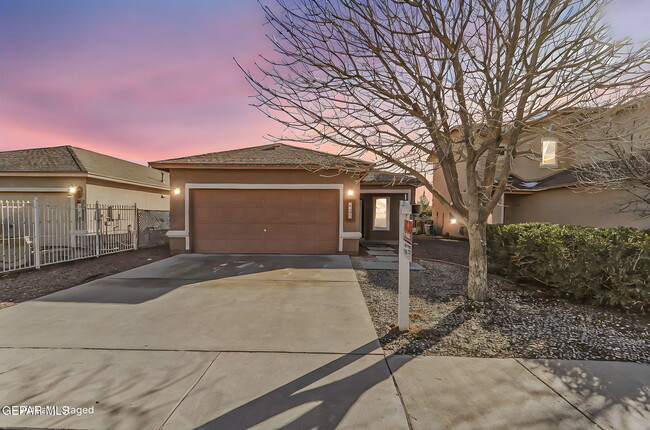 Building Photo - 13016 Stonington Ln