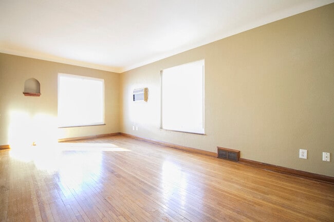 Photo - 3941 Torrance Dr Unit #4