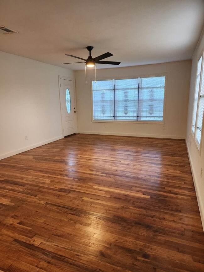 Photo - 5309 Ricky St